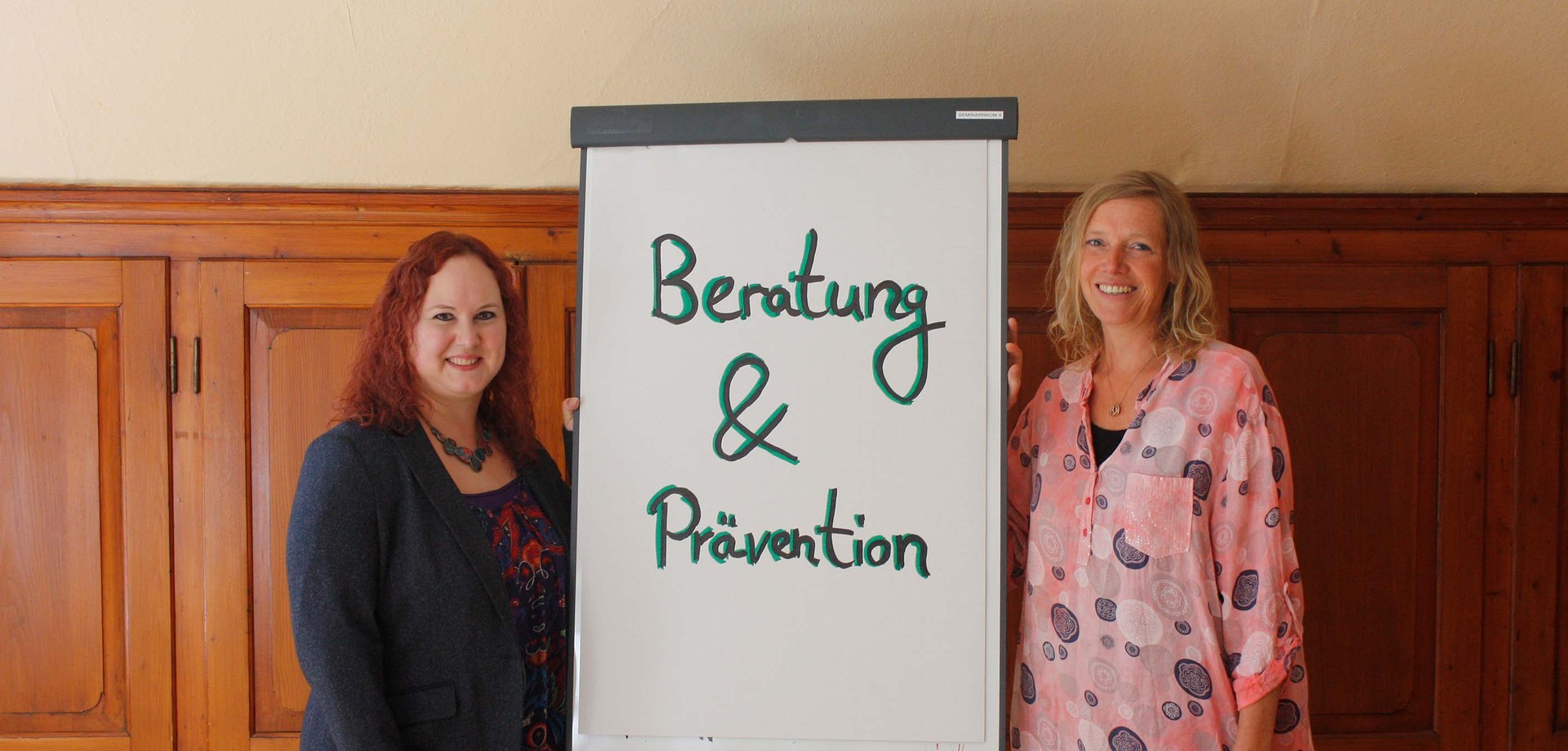 Ines Bollmeyer und Stefanie Schneider bieten Fortbildungen in "Beratung und Prävention" an.